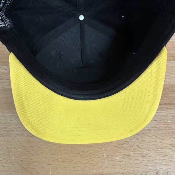 Harry Potter SnapBa SnapBack Hat Cap Hufflepuff Black Yellow  Wool Acrylic Blend - Picture 4 of 5